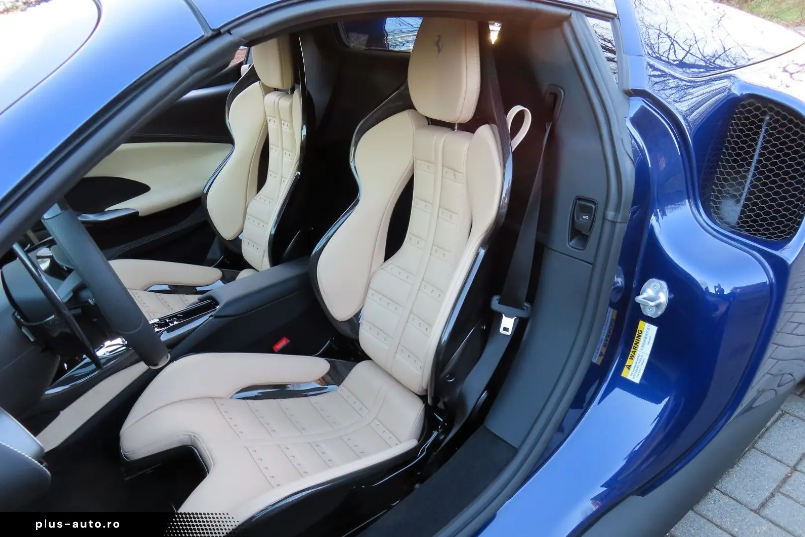 FERRARI 296 GTS Racing-Seats Dayton Lift LED 1.Hd.