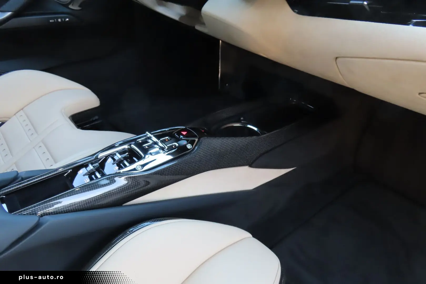 FERRARI 296 GTS Racing-Seats Dayton Lift LED 1.Hd.