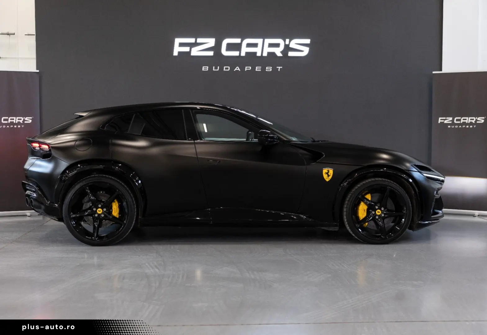 FERRARI Purosangue V12 DCT AWD