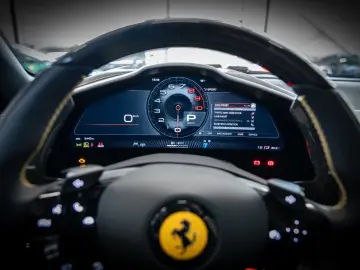 FERRARI Purosangue V12 DCT AWD