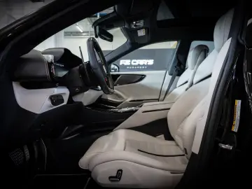 FERRARI Purosangue V12 DCT AWD
