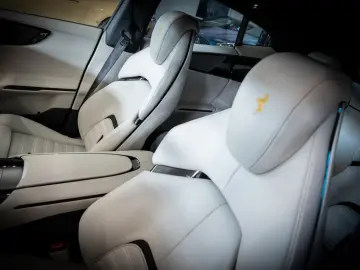 FERRARI Purosangue V12 DCT AWD