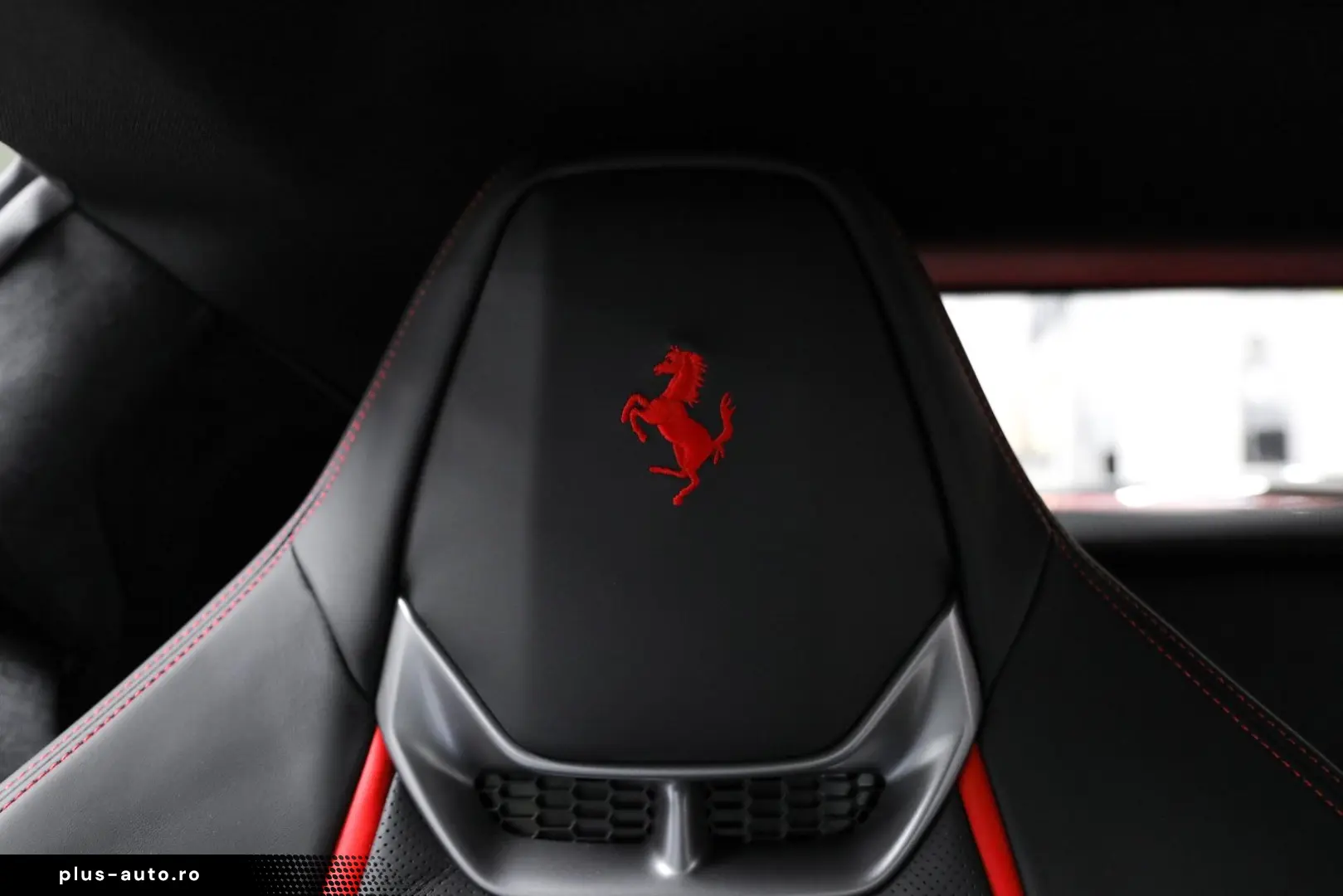 FERRARI 296 GTB - VAT - Carbon - Display - Lift