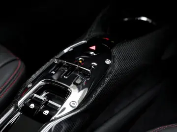 FERRARI 296 GTB - VAT - Carbon - Display - Lift