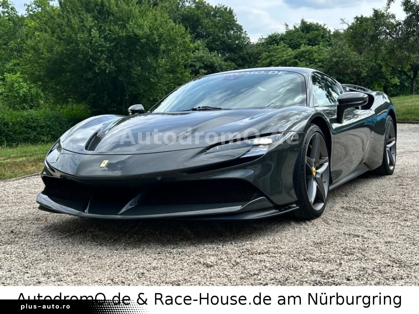 FERRARI SF90 Grigio Scuro Carbonsitze Liftsystem MwSt.