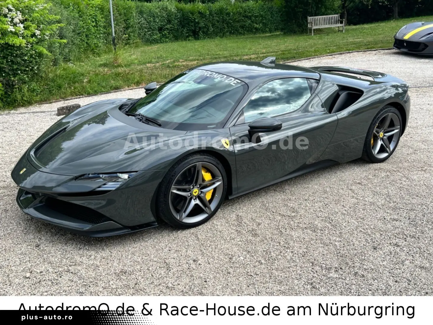 FERRARI SF90 Grigio Scuro Carbonsitze Liftsystem MwSt.