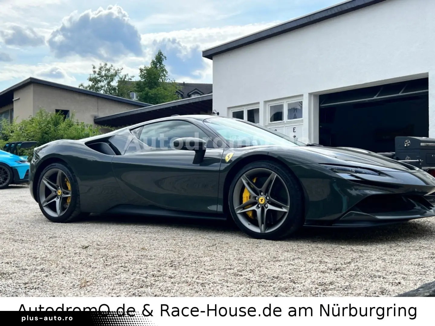 FERRARI SF90 Grigio Scuro Carbonsitze Liftsystem MwSt.