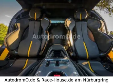 FERRARI SF90 Grigio Scuro Carbonsitze Liftsystem MwSt.