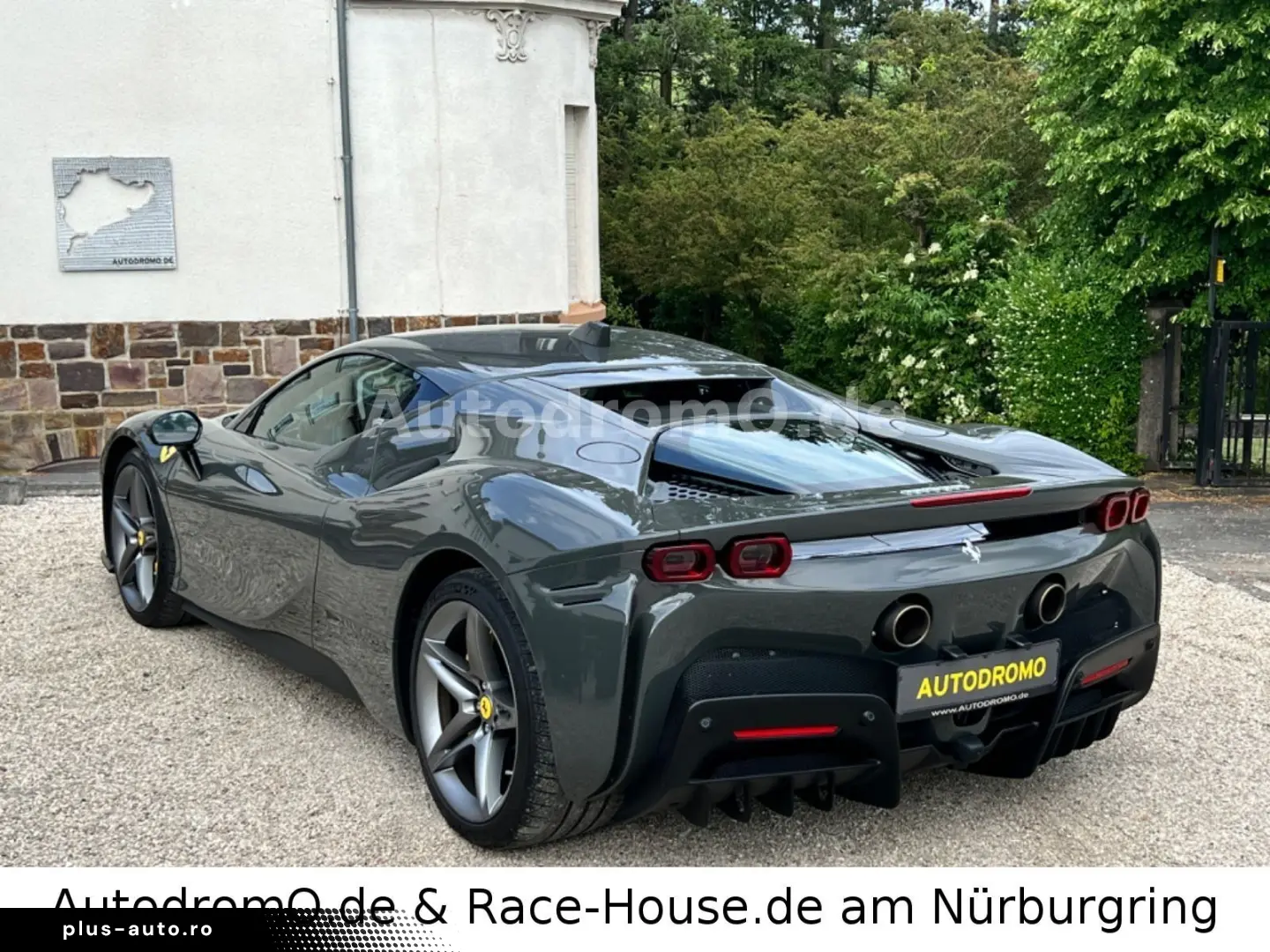 FERRARI SF90 Grigio Scuro Carbonsitze Liftsystem MwSt.