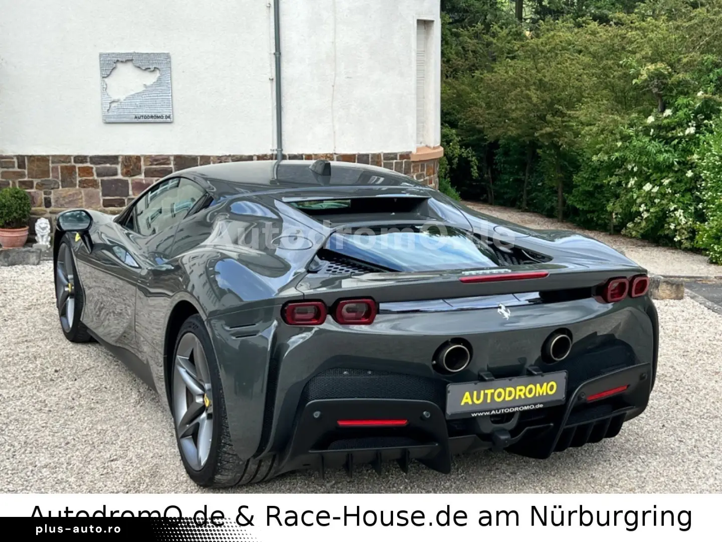 FERRARI SF90 Grigio Scuro Carbonsitze Liftsystem MwSt.