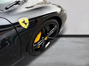 FERRARI 296 GTS  Embleme Navi PDC Klima Leder