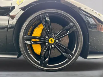 FERRARI 296 GTS  Embleme Navi PDC Klima Leder