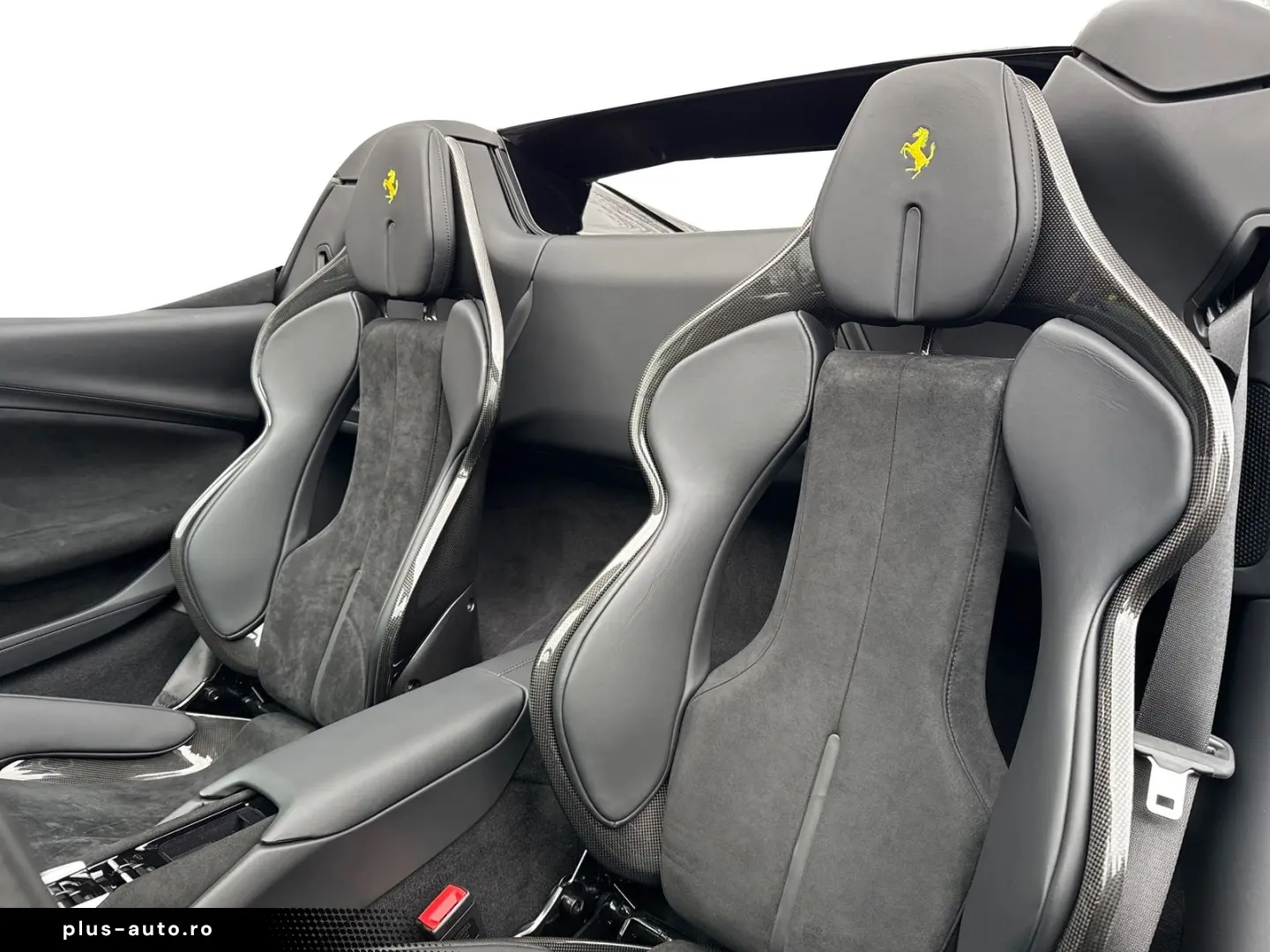 FERRARI 296 GTS  Embleme Navi PDC Klima Leder
