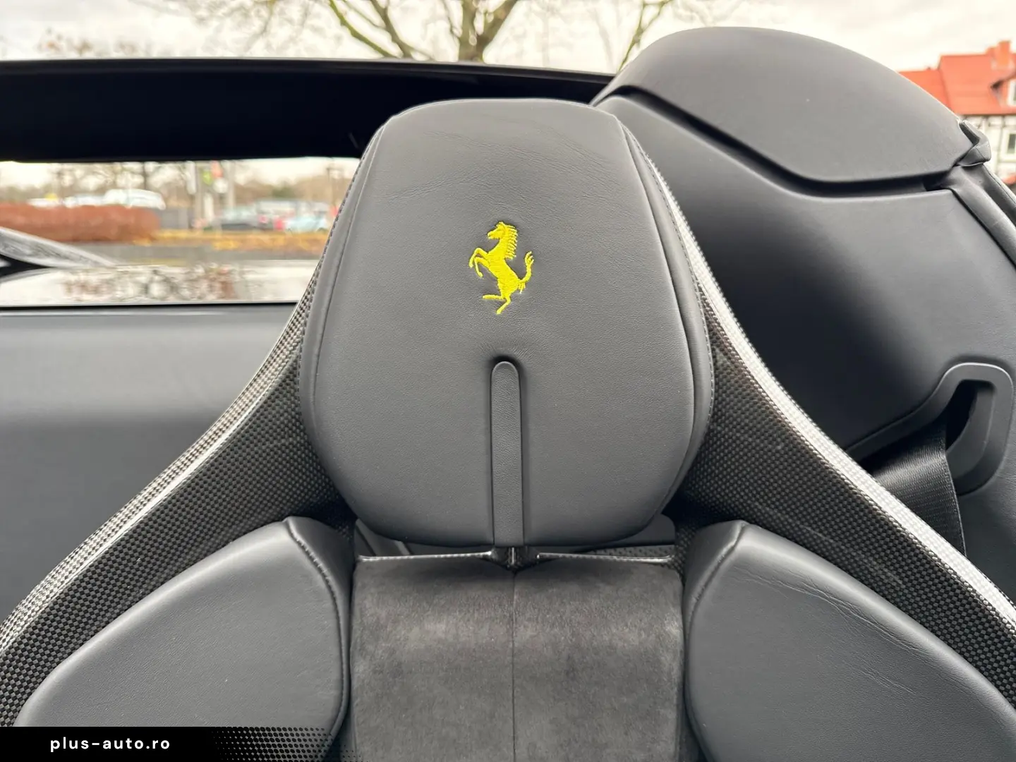 FERRARI 296 GTS  Embleme Navi PDC Klima Leder