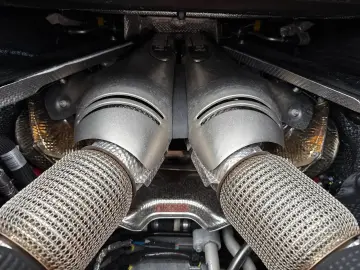 FERRARI 296 GTS  Embleme Navi PDC Klima Leder