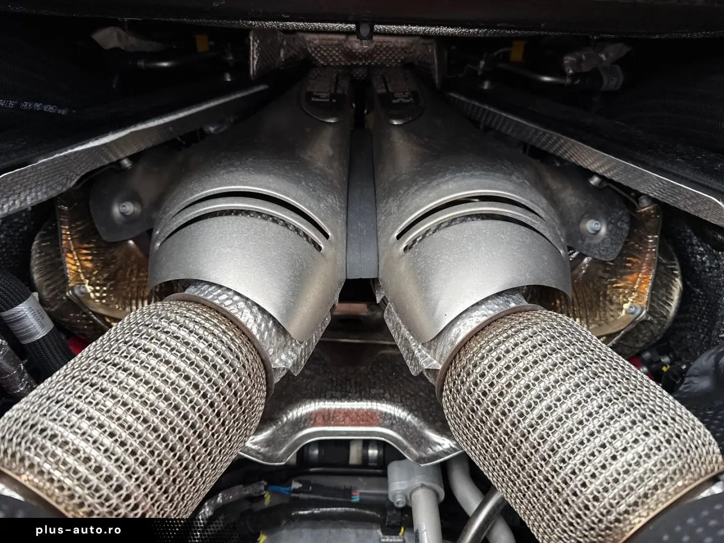 FERRARI 296 GTS  Embleme Navi PDC Klima Leder
