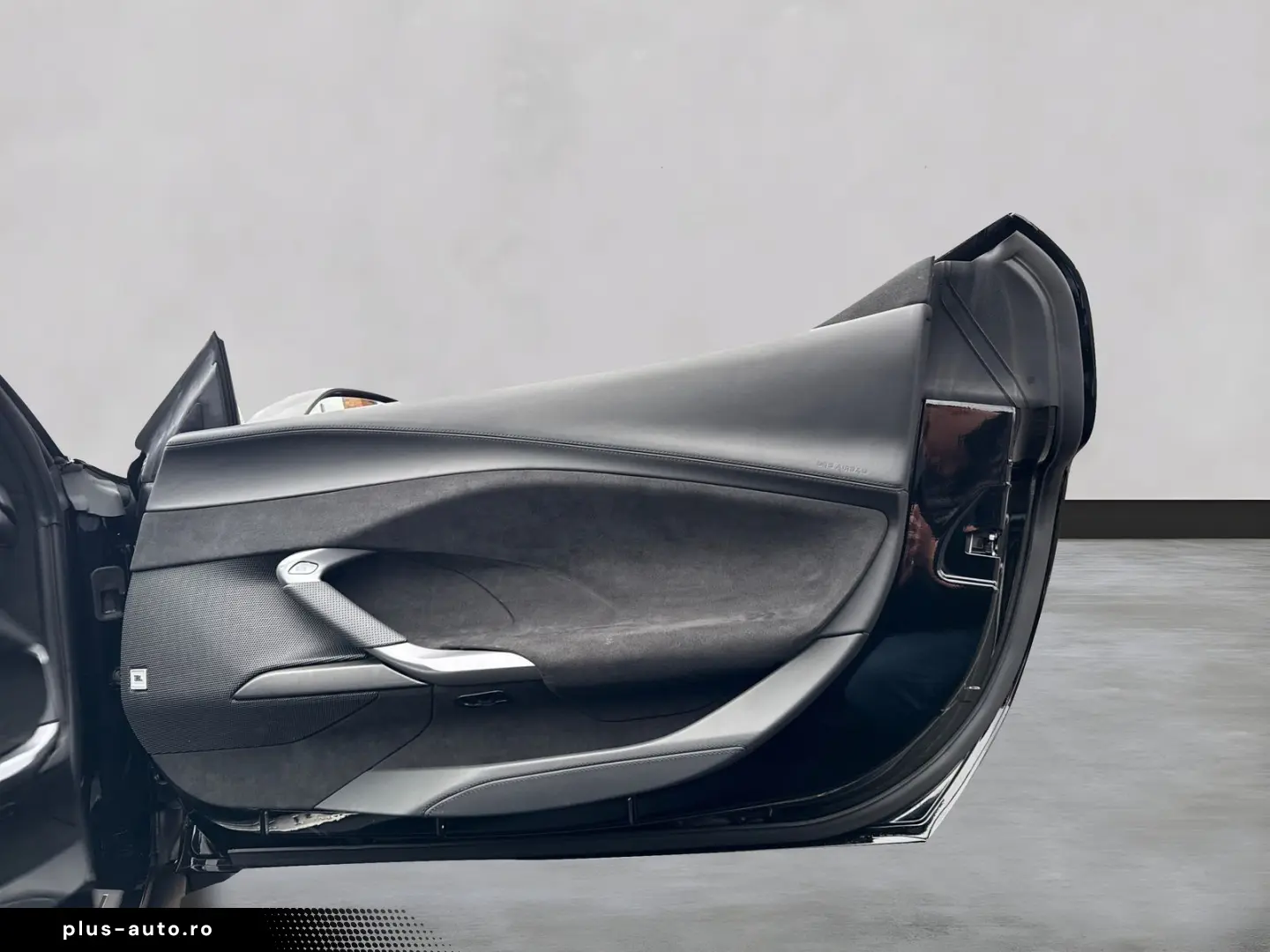 FERRARI 296 GTS  Embleme Navi PDC Klima Leder