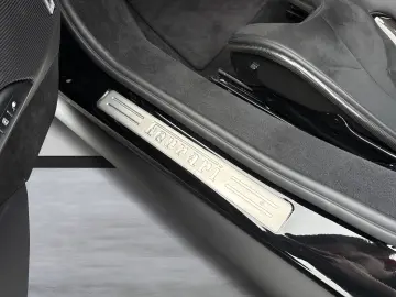 FERRARI 296 GTS  Embleme Navi PDC Klima Leder