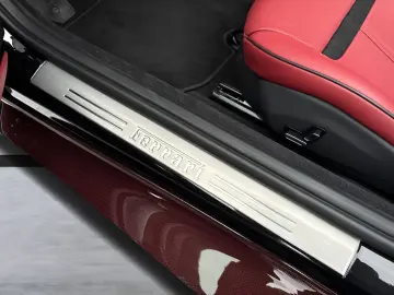 FERRARI Roma Spider  LED-Scheinwerfer 20 Zoll Felge