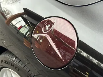 FERRARI Roma Spider  LED-Scheinwerfer 20 Zoll Felge