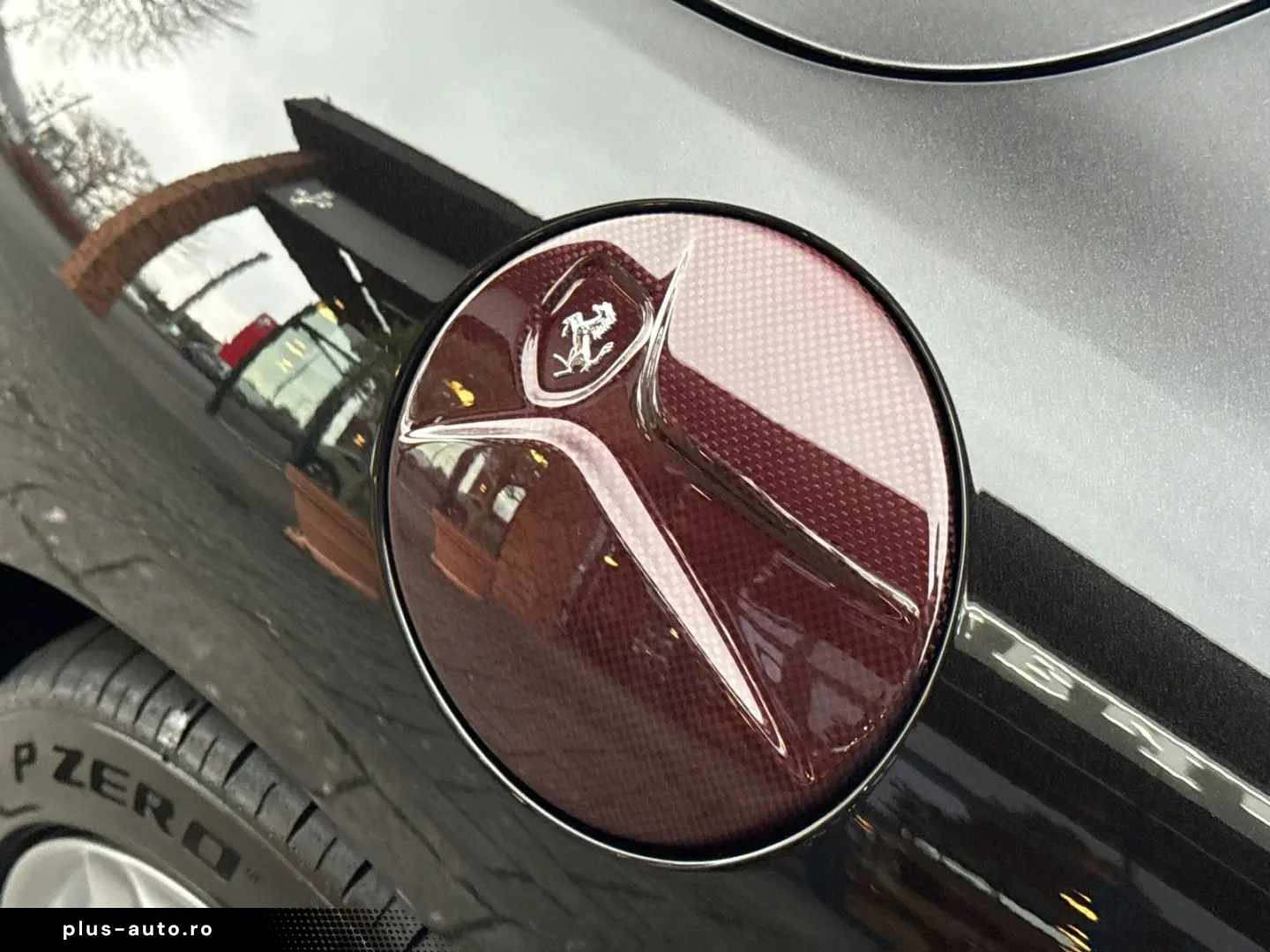 FERRARI Roma Spider  LED-Scheinwerfer 20 Zoll Felge
