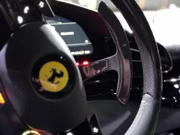 FERRARI Purosangue Carbon 1. Hand unfallfrei MwSt.