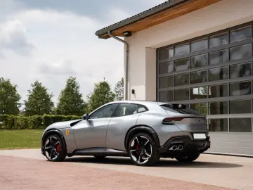 FERRARI Purosangue