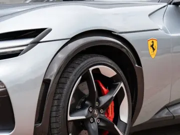 FERRARI Purosangue