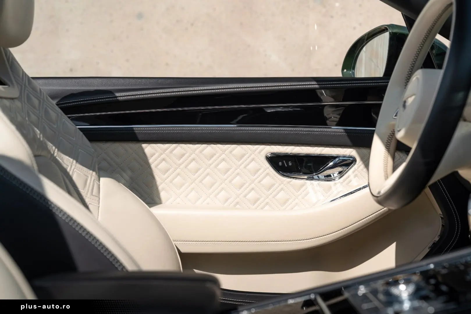 BENTLEY Continental GTC Carbon Package