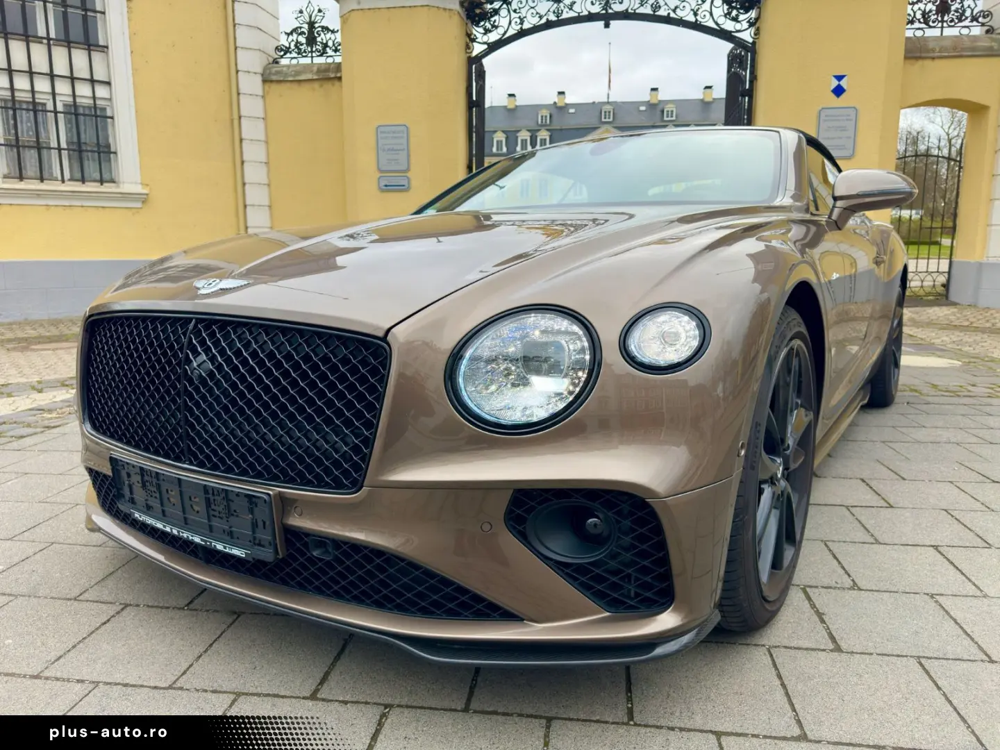 BENTLEY Continental GTC Azure   Traum mit nur 2.071 km