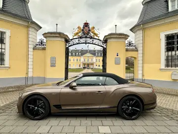 BENTLEY Continental GTC Azure   Traum mit nur 2.071 km
