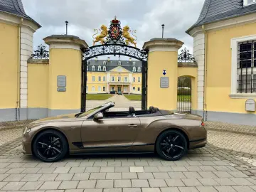 BENTLEY Continental GTC Azure   Traum mit nur 2.071 km