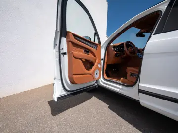 BENTLEY Bentayga EWB Azure First Edition