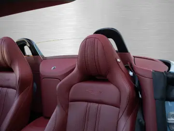 ASTON MARTIN V8 Vantage Roadster