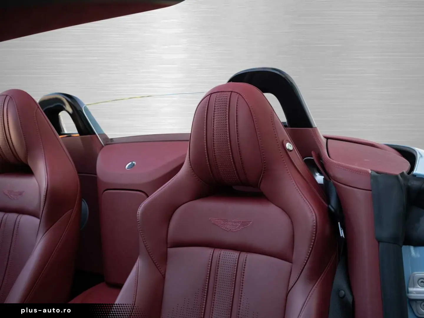 ASTON MARTIN V8 Vantage Roadster