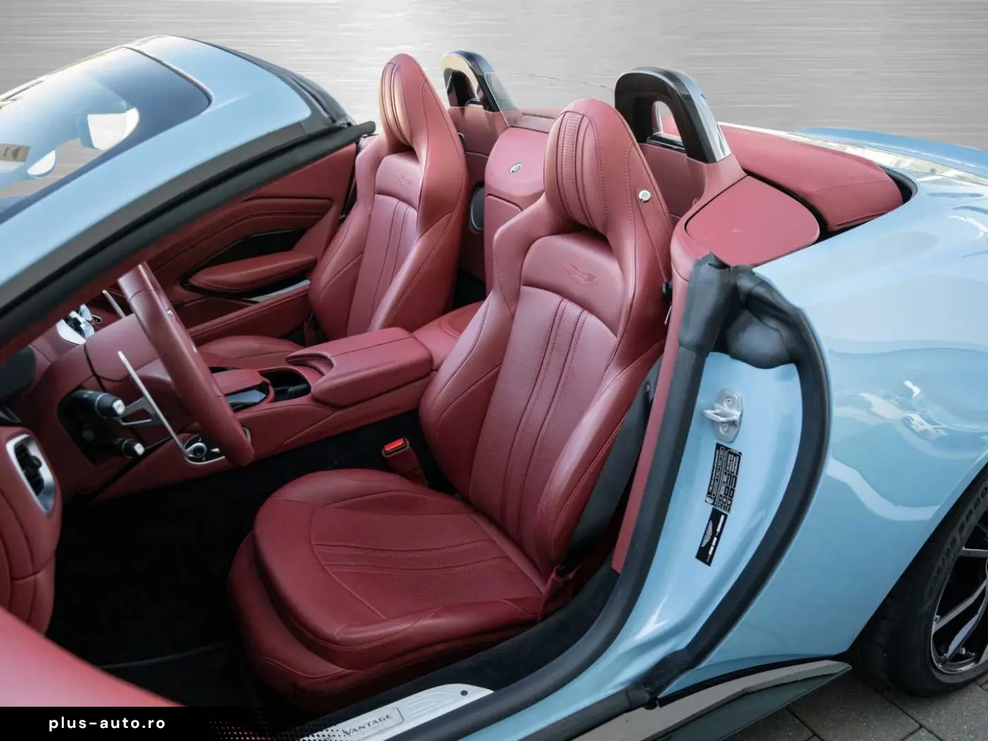 ASTON MARTIN V8 Vantage Roadster