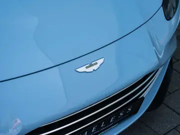 ASTON MARTIN V8 Vantage Roadster
