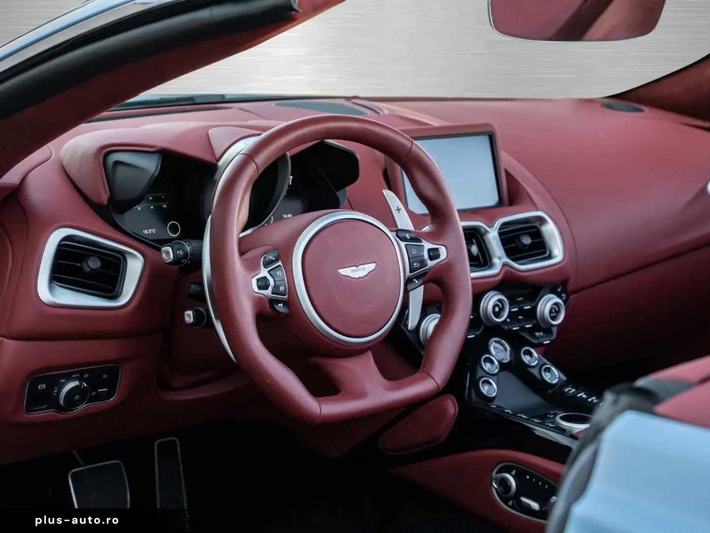 ASTON MARTIN V8 Vantage Roadster