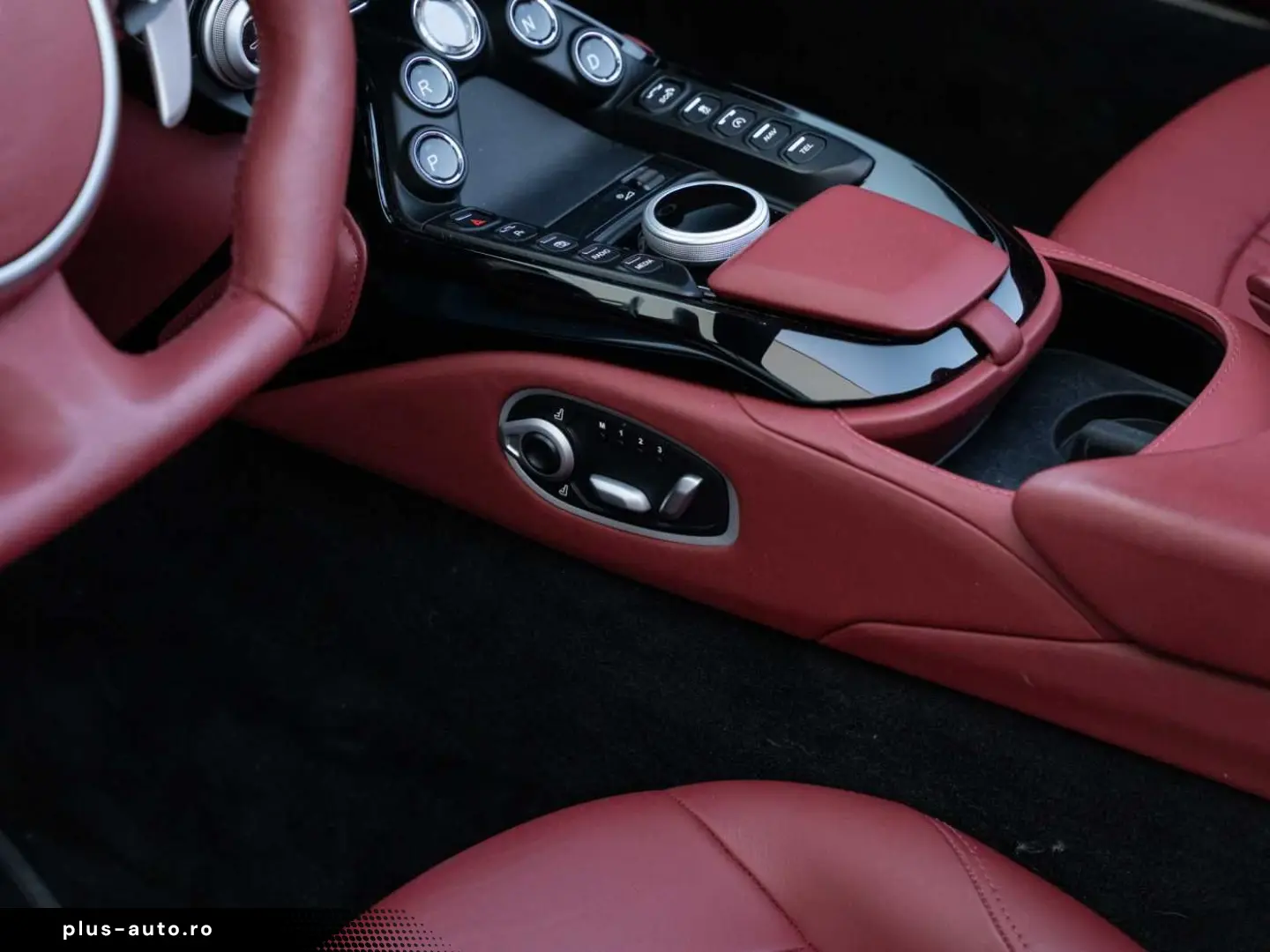 ASTON MARTIN V8 Vantage Roadster