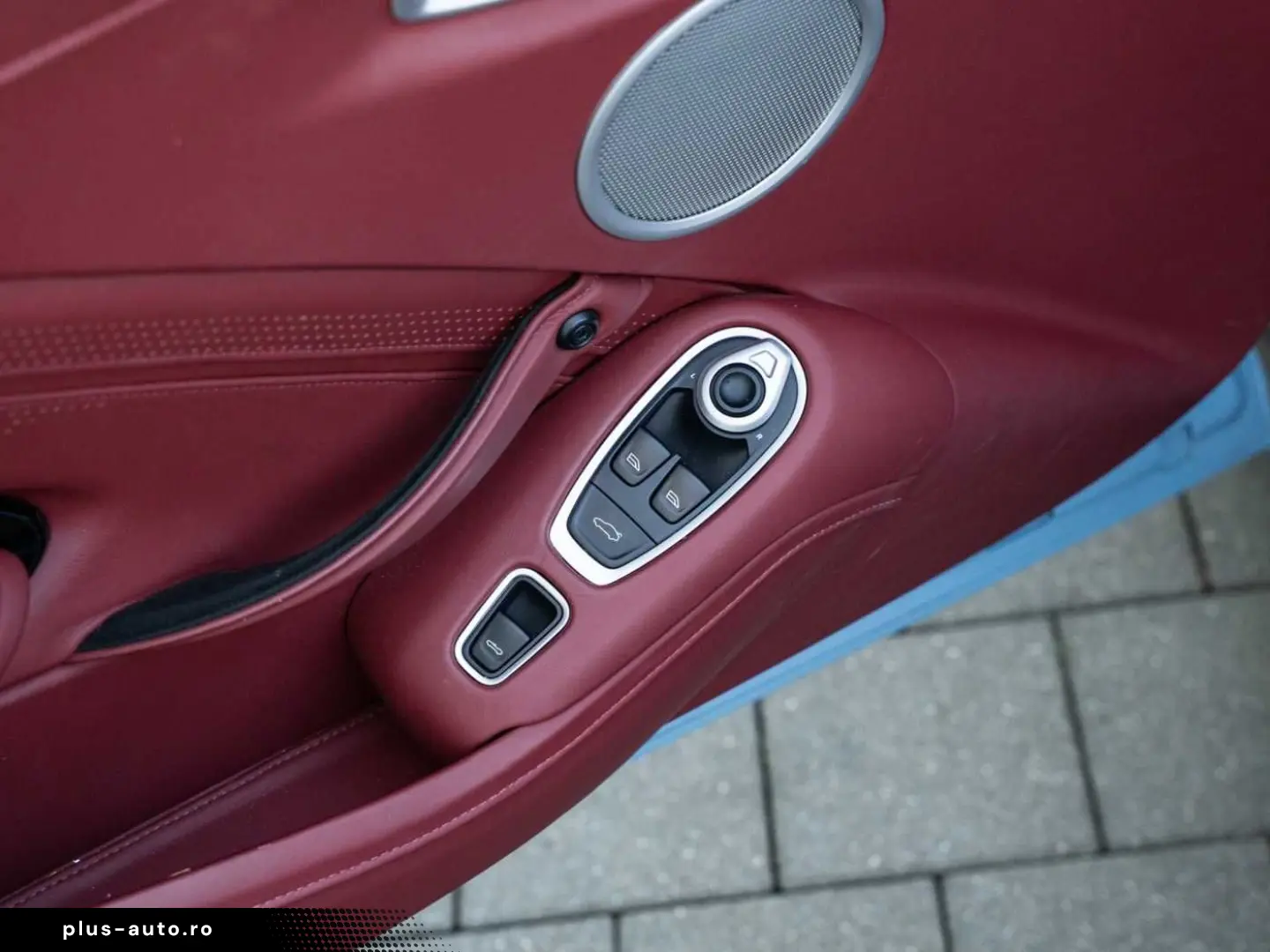 ASTON MARTIN V8 Vantage Roadster