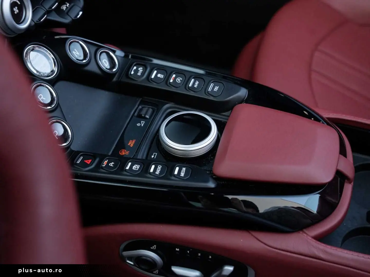 ASTON MARTIN V8 Vantage Roadster