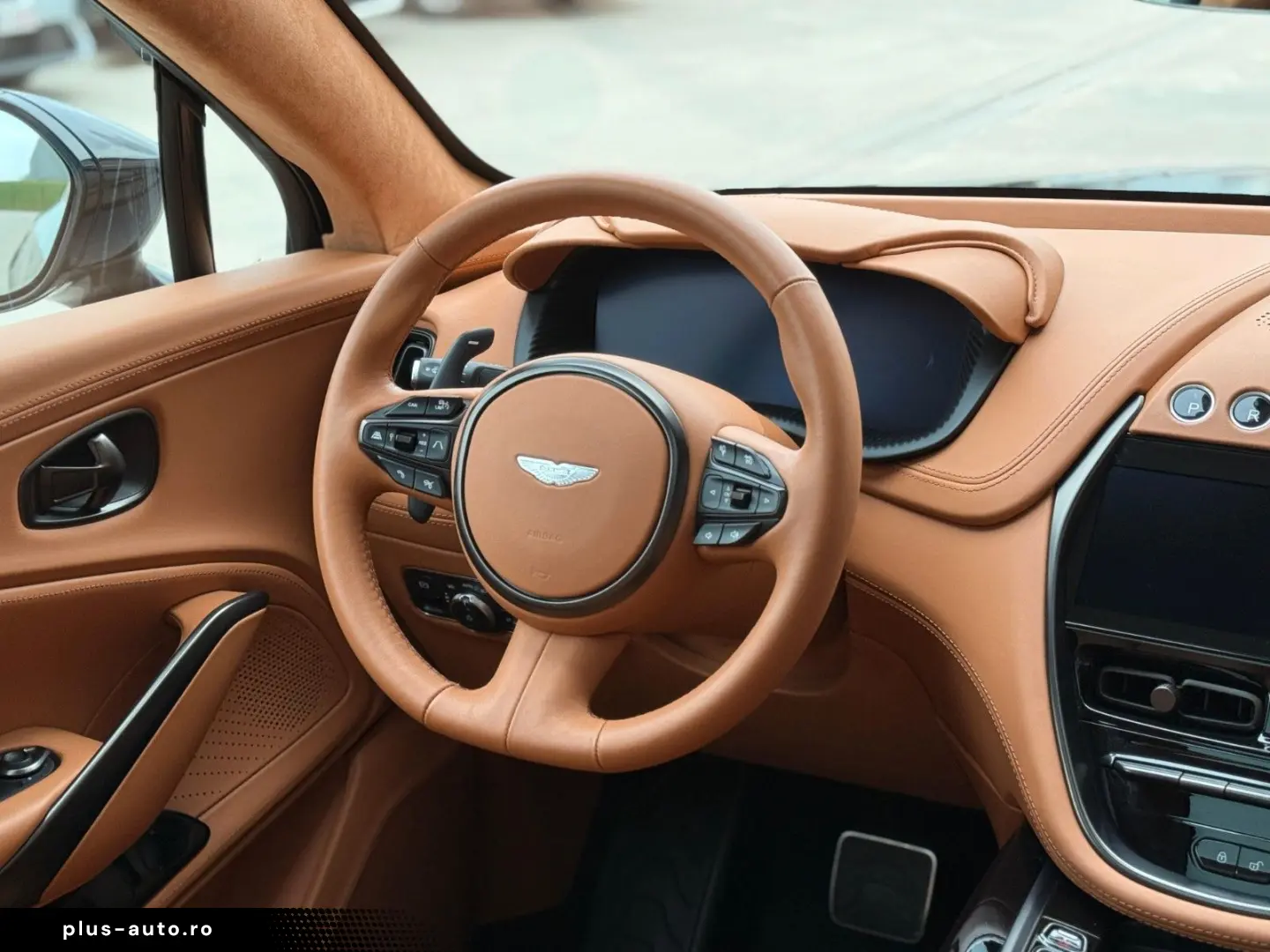 ASTON MARTIN DBX 4.0 V8