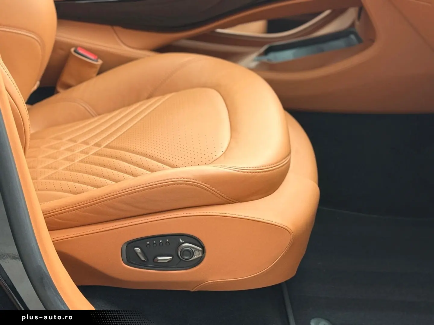 ASTON MARTIN DBX 4.0 V8