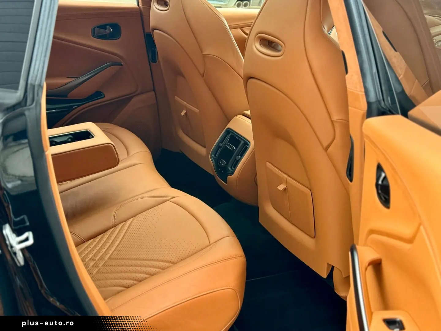 ASTON MARTIN DBX 4.0 V8