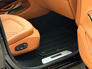 ASTON MARTIN DBX 4.0 V8