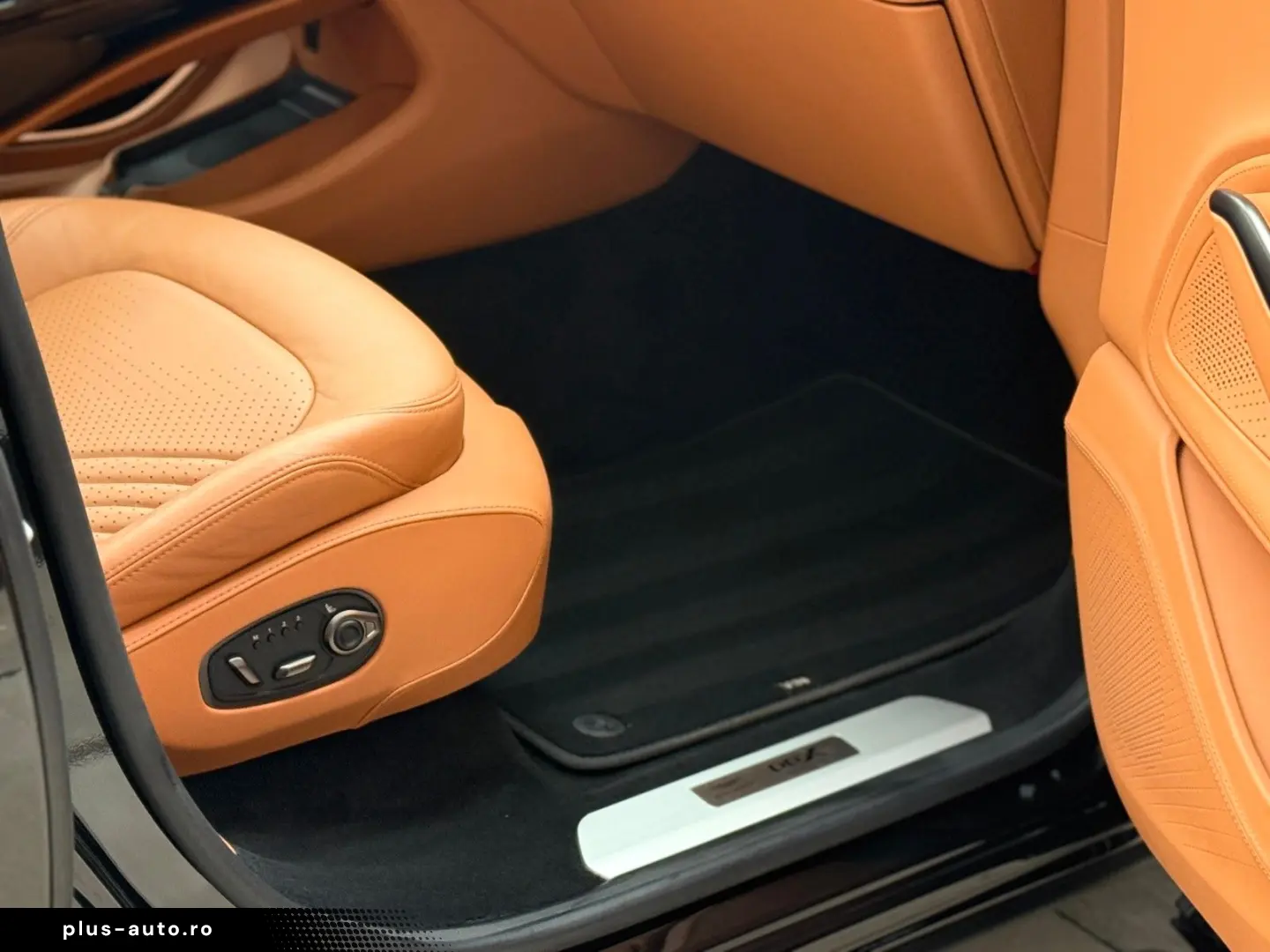 ASTON MARTIN DBX 4.0 V8