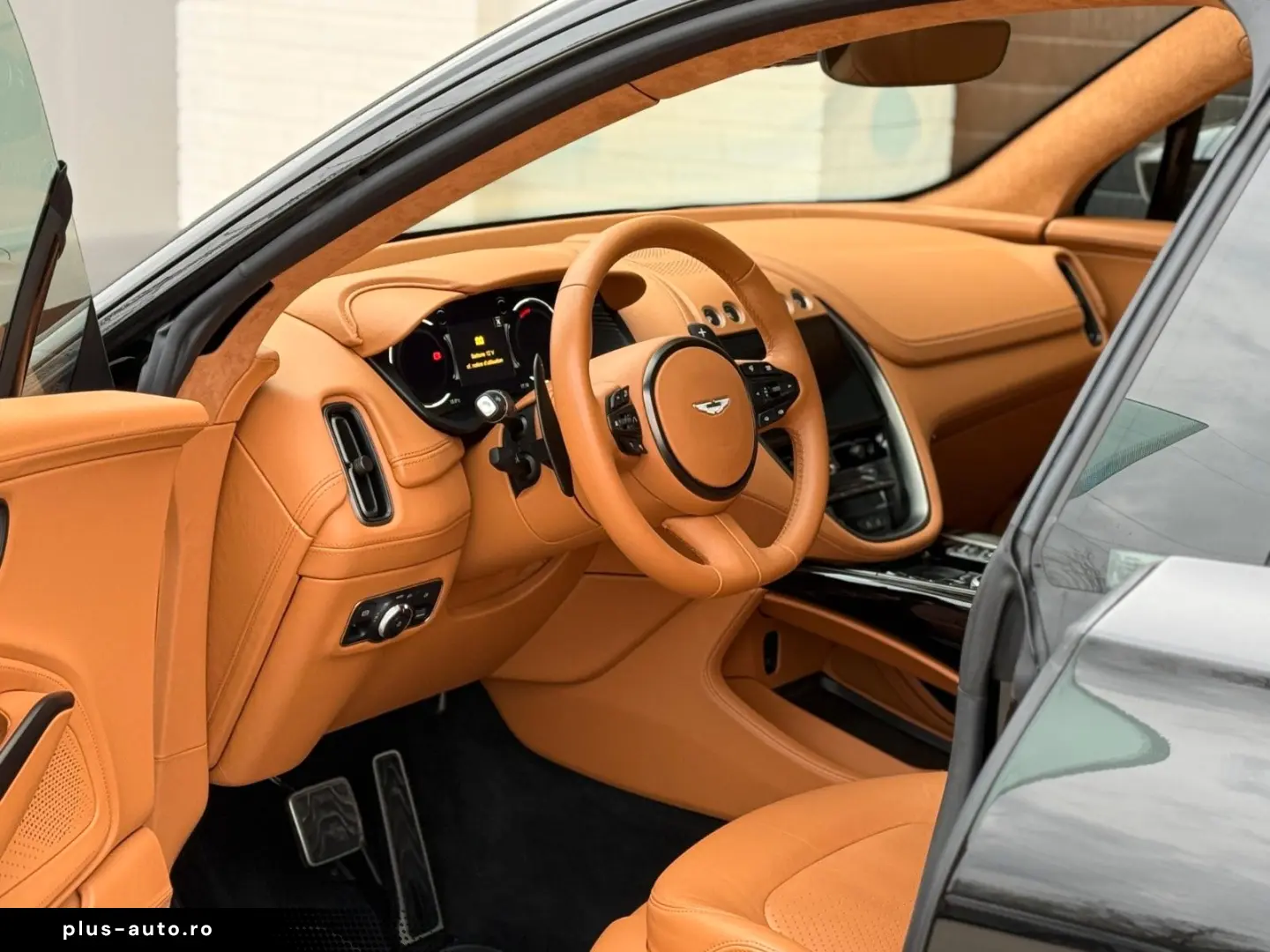 ASTON MARTIN DBX 4.0 V8