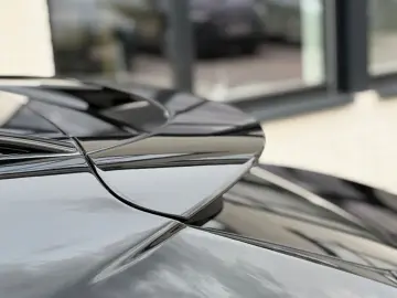 ASTON MARTIN DBX 4.0 V8