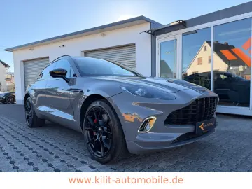 ASTON MARTIN DBX 4.0 V8  1.HD CARBON 22ZOLL PANO CHINA GREY