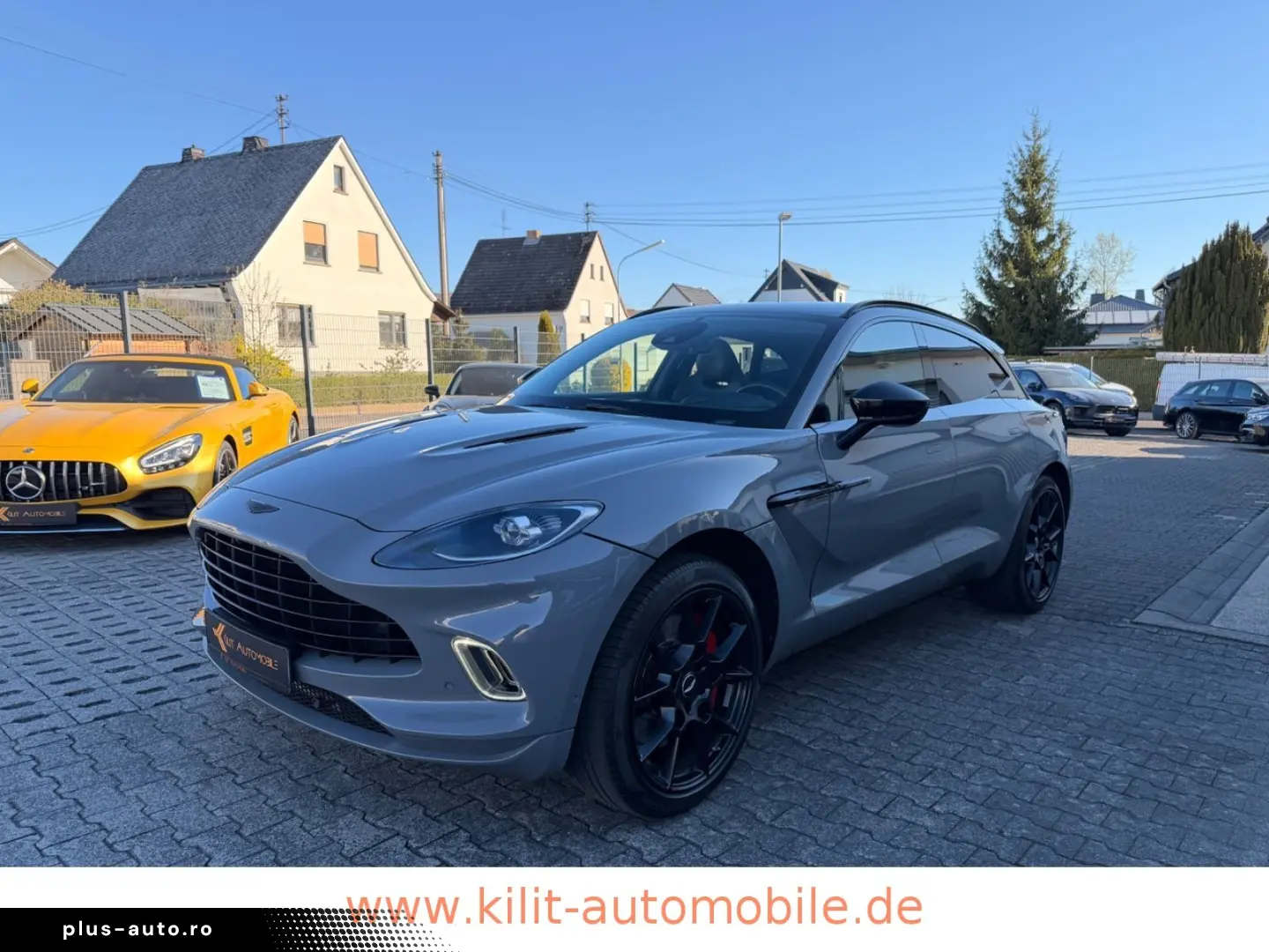 ASTON MARTIN DBX 4.0 V8  1.HD CARBON 22ZOLL PANO CHINA GREY